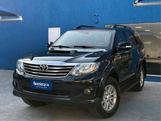 TOYOTA-HILUX SW4-3.0 SRV 4X4 16V TURBO INTERCOOLER DIESEL 4P AUTOMÁTICO TOYOTA-HILUX SW4-2015