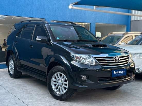 TOYOTA-HILUX SW4-3.0 SRV 4X4 16V TURBO INTERCOOLER DIESEL 4P AUTOMÁTICO TOYOTA-HILUX SW4-2015