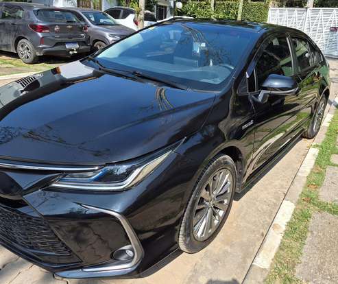 TOYOTA-COROLLA-2024