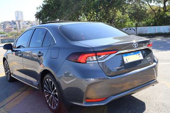 TOYOTA-COROLLA-2025