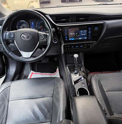 TOYOTA-COROLLA-2018