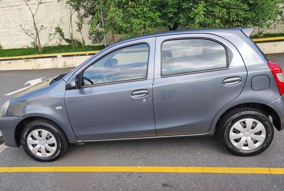 TOYOTA-ETIOS-2015