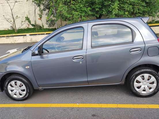 TOYOTA-ETIOS-1.3 X 16V FLEX 4P MANUAL TOYOTA-ETIOS-2015