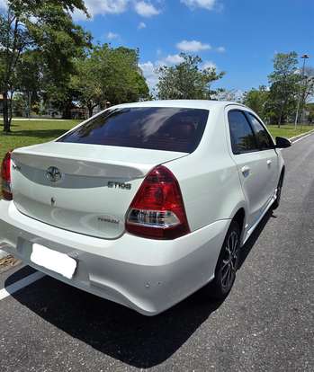 TOYOTA-ETIOS-1.5 PLATINUM SEDAN 16V FLEX 4P AUTOMÁTICO TOYOTA-ETIOS-2018