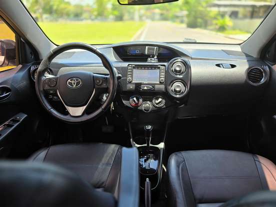 TOYOTA-ETIOS-1.5 PLATINUM SEDAN 16V FLEX 4P AUTOMÁTICO TOYOTA-ETIOS-2018