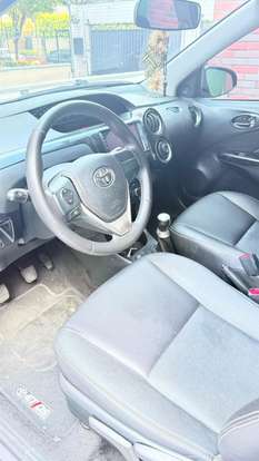 TOYOTA-ETIOS-2015
