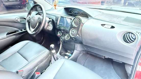 TOYOTA-ETIOS-2015