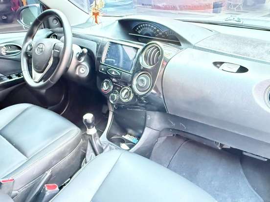 TOYOTA-ETIOS-1.5 XLS 16V FLEX 4P MANUAL TOYOTA-ETIOS-2015