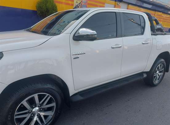 TOYOTA-HILUX-2020