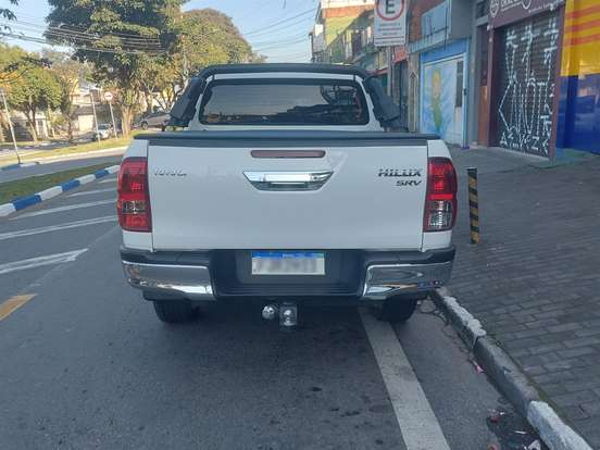 TOYOTA-HILUX-2020