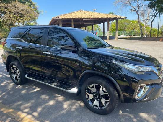 TOYOTA-HILUX SW4-2.8 SRX DIAMOND 4X4 7 LUGARES 16V TURBO INTERCOOLER DIESEL 4P AUTOMÁTICO TOYOTA-HILUX SW4-2020