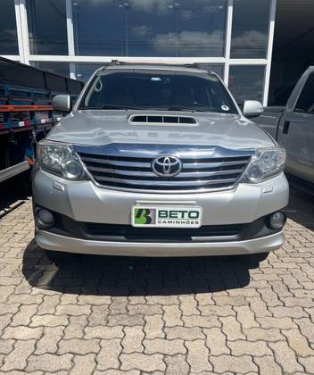 TOYOTA HILUX SW4 3.0 SRV 4X4 16V TURBO INTERCOOLER DIESEL 4P AUTOMÁTICO