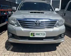 TOYOTA HILUX SW4 3.0 SRV 4X4 16V TURBO INTERCOOLER DIESEL 4P AUTOMÁTICO TOYOTA HILUX SW4 3.0 SRV 4X4 16V TURBO INTERCOOLER DIESEL 4P AUTOMÁTICO