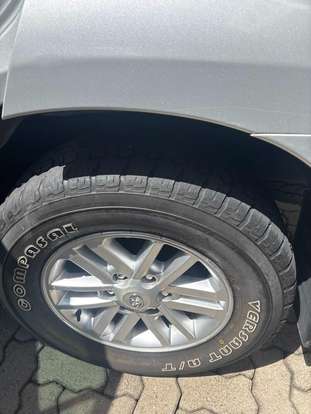 TOYOTA-HILUX SW4-2014