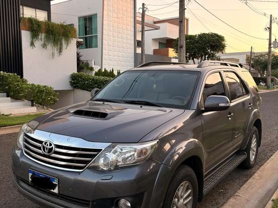 TOYOTA-HILUX SW4-3.0 SRV 4X4 7 LUGARES 16V TURBO INTERCOOLER DIESEL 4P AUTOMÁTICO TOYOTA-HILUX SW4-2011