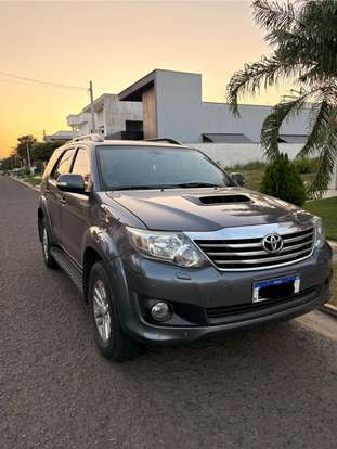 TOYOTA-HILUX SW4-2011