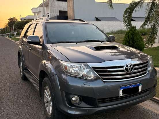 TOYOTA-HILUX SW4-3.0 SRV 4X4 7 LUGARES 16V TURBO INTERCOOLER DIESEL 4P AUTOMÁTICO TOYOTA-HILUX SW4-2011