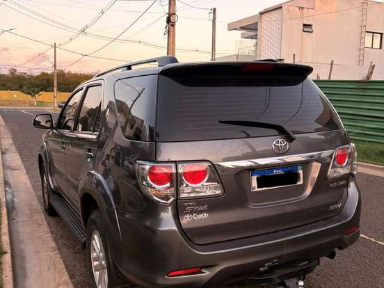 TOYOTA-HILUX SW4-3.0 SRV 4X4 7 LUGARES 16V TURBO INTERCOOLER DIESEL 4P AUTOMÁTICO TOYOTA-HILUX SW4-2011