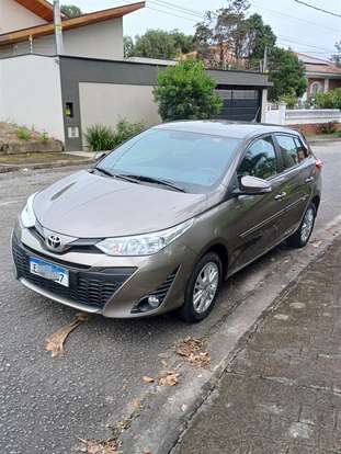 TOYOTA-YARIS-2018