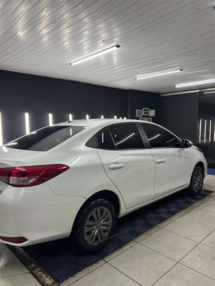 TOYOTA-YARIS-2023