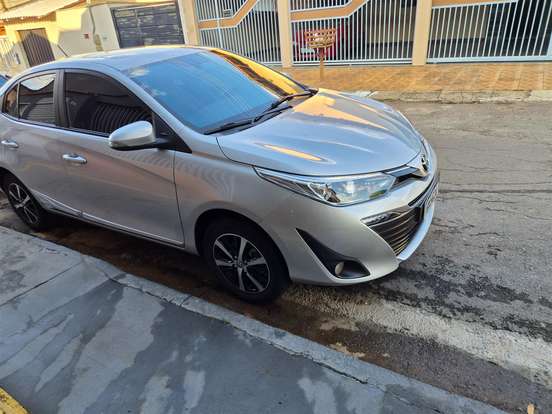TOYOTA-YARIS-2020