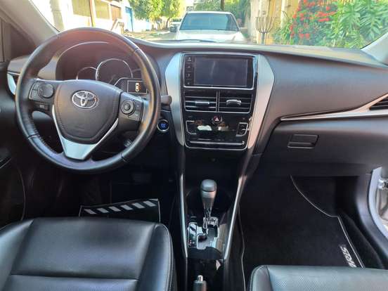 TOYOTA-YARIS-2020