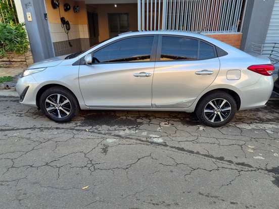 TOYOTA-YARIS-2020