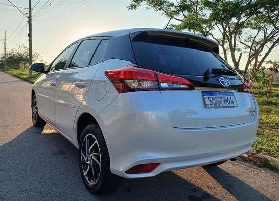 TOYOTA-YARIS-2024