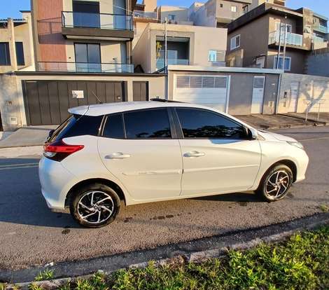 TOYOTA-YARIS-2024