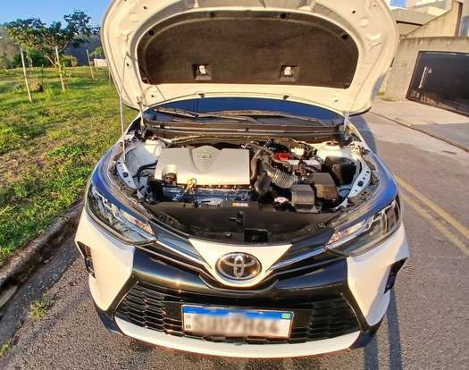 TOYOTA-YARIS-2024