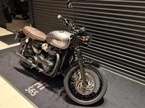 TRIUMPH-BONNEVILLE T120 BLACK 1200-2025