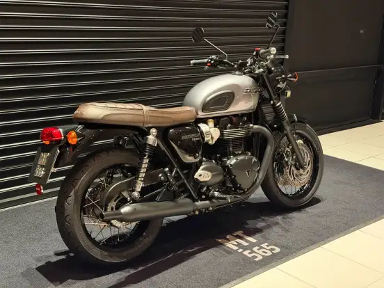 TRIUMPH-BONNEVILLE T120 BLACK 1200-2025