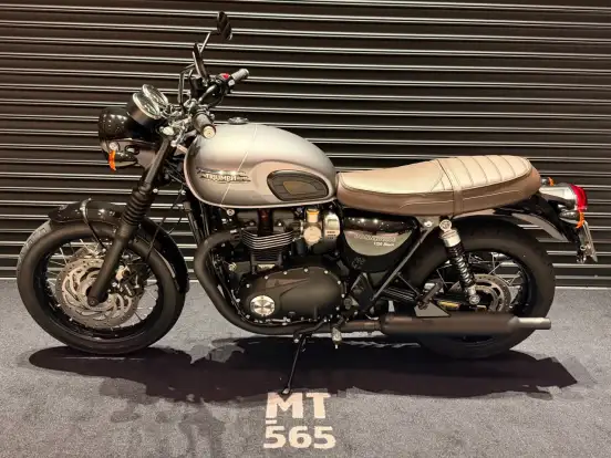 TRIUMPH-BONNEVILLE T120 BLACK 1200 TRIUMPH-BONNEVILLE T120 BLACK 1200-2025