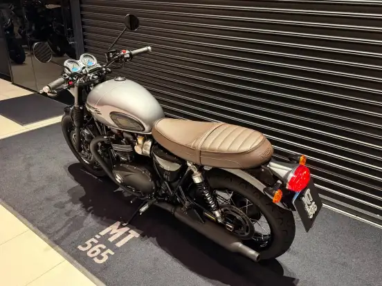 TRIUMPH-BONNEVILLE T120 BLACK 1200 TRIUMPH-BONNEVILLE T120 BLACK 1200-2025