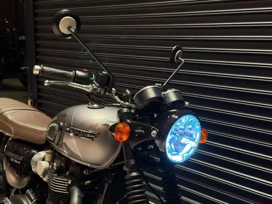 TRIUMPH-BONNEVILLE T120 BLACK 1200-2025