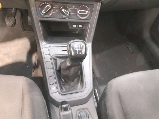 VOLKSWAGEN-POLO-1.0 MPI MANUAL VOLKSWAGEN-POLO-2023
