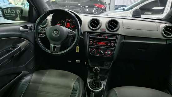 VOLKSWAGEN-SAVEIRO-2015