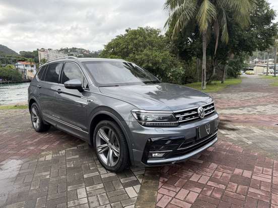 VOLKSWAGEN-TIGUAN-2019