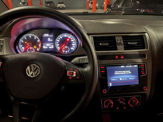 VOLKSWAGEN-FOX-2019