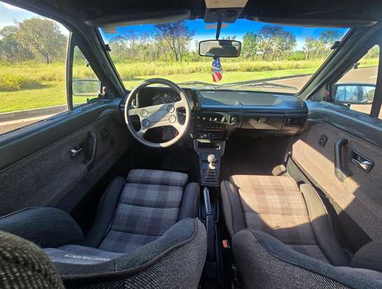 VOLKSWAGEN-GOL-1993