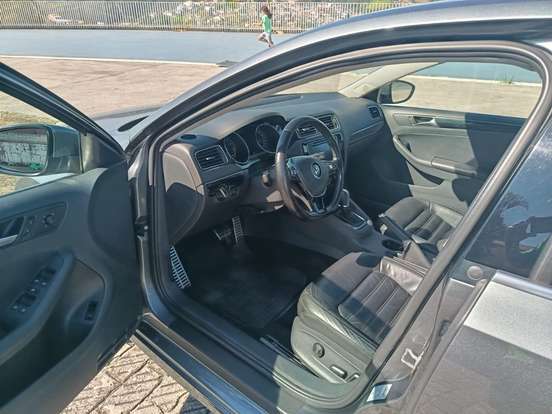 VOLKSWAGEN-JETTA-2017