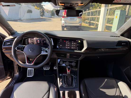 VOLKSWAGEN-JETTA-2024