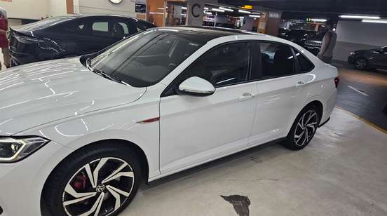 VOLKSWAGEN-JETTA-2023