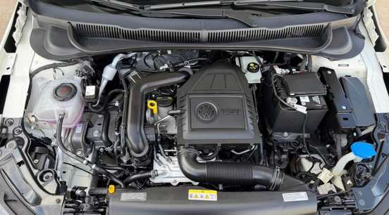 VOLKSWAGEN-POLO-2023