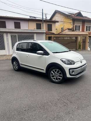 VOLKSWAGEN-UP-2016