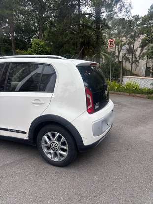 VOLKSWAGEN-UP-2016