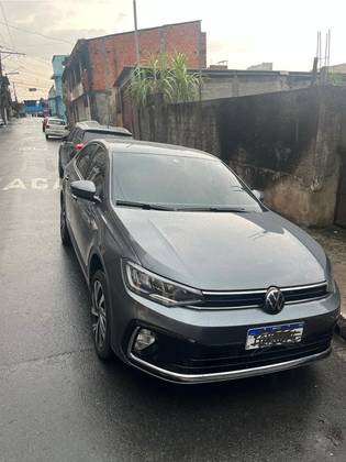 VOLKSWAGEN VIRTUS 1.0 200 TSI HIGHLINE AUTOMÁTICO