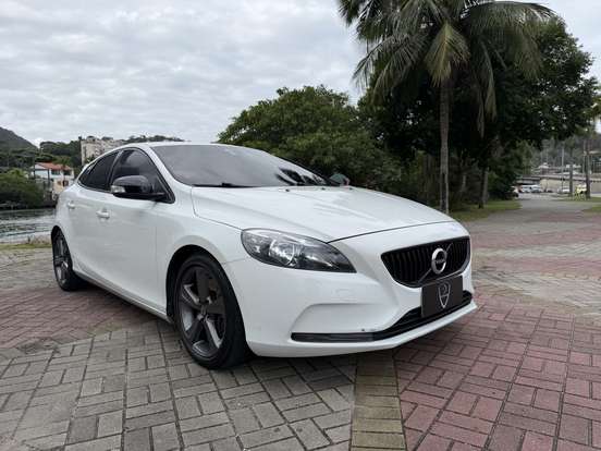 VOLVO-V40-2.0 T4 KINETIC GASOLINA 4P AUTOMÁTICO VOLVO-V40-2017