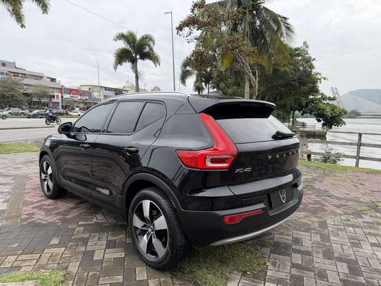 VOLVO-XC40-2.0 T4 GASOLINA MOMENTUM GEARTRONIC VOLVO-XC40-2020