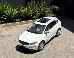 VOLVO XC60 2.0 T5 MOMENTUM GASOLINA 4P AUTOMÁTICO VOLVO XC60 2.0 T5 MOMENTUM GASOLINA 4P AUTOMÁTICO